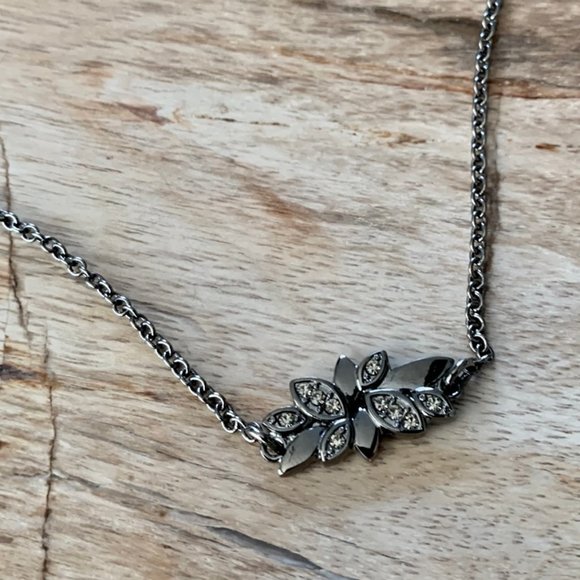 Dyrberg/Kern Ubonia Swarovski crystal flower necklace - Picture 4 of 5